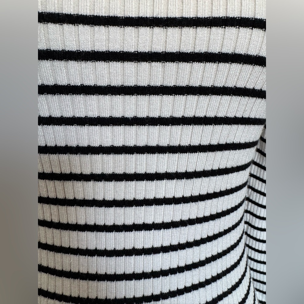 Philosophy Black and White Ribbed Long Sleeve Blouse #144 - Picture 4 of 4